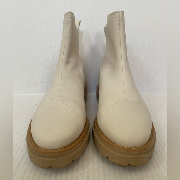 TOMS Women's Cort Lug Sole Pull On Chelsea Booties Size 8.5 - Picture 2 of 7